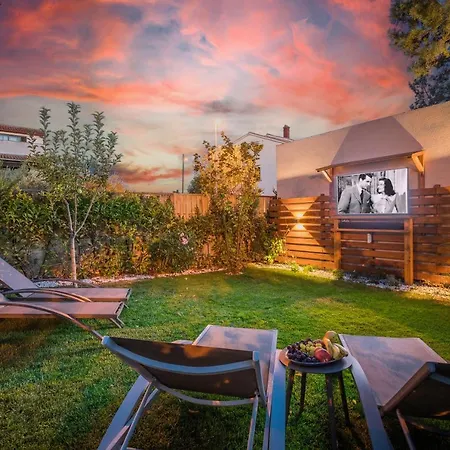 Andrija Family Dream With Heated Pool At The Sea With Beautiful Garden, Outside Cinema And Kids Playground Fažana