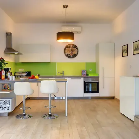 Andrija Family Dream With Heated Pool At The Sea With Beautiful Garden, Outside Cinema And Kids Playground Willa *