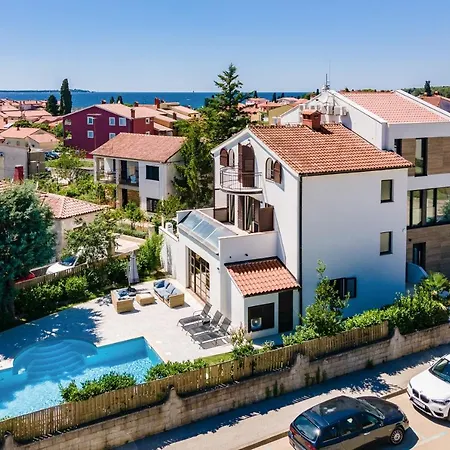 Andrija Family Dream With Heated Pool At The Sea With Beautiful Garden, Outside Cinema And Kids Playground