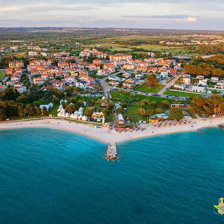 Andrija Family Dream With Heated Pool At The Sea With Beautiful Garden, Outside Cinema And Kids Playground Vila