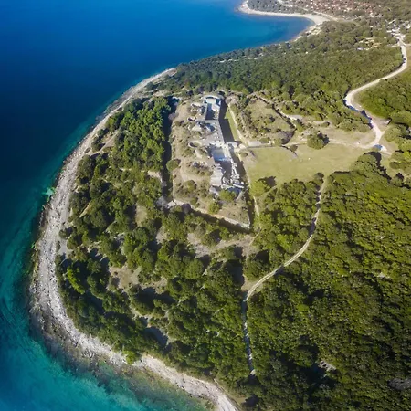 Andrija Family Dream With Heated Pool At The Sea With Beautiful Garden, Outside Cinema And Kids Playground * Fažana