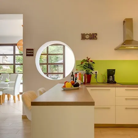 Andrija: Seaside Family Retreat With Heated Pool And Entertainment