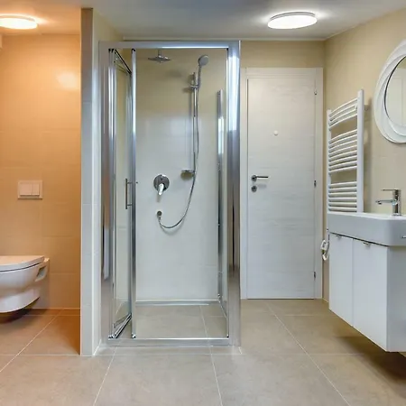 Andrija: Seaside Family Retreat With Heated Pool And Entertainment * Fazana