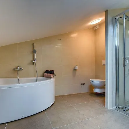 Andrija Family Dream With Heated Pool At The Sea With Beautiful Garden, Outside Cinema And Kids Playground Fažana