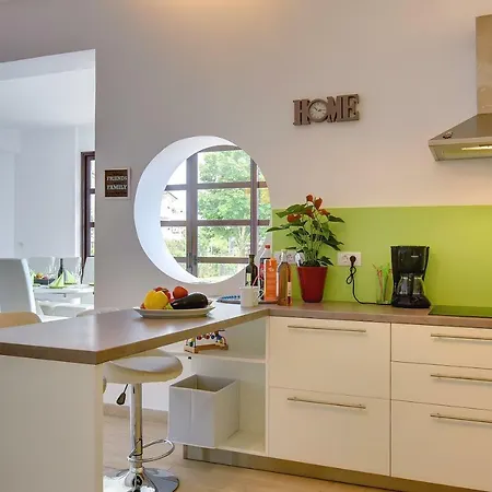 Andrija: Seaside Family Retreat With Heated Pool And Entertainment Villa *