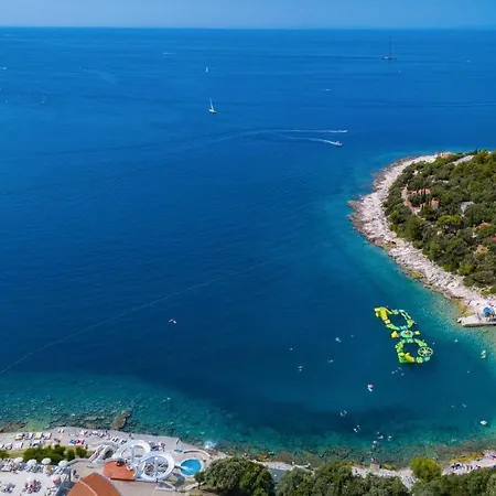 Villa Andrija Family Dream With Heated Pool At The Sea With Beautiful Garden, Outside Cinema And Kids Playground *
