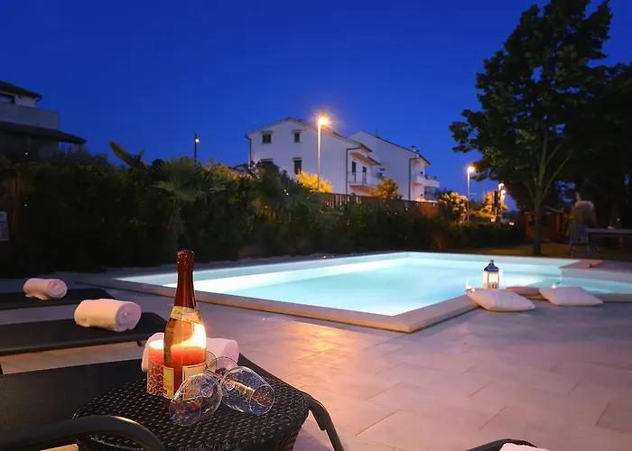 Andrija Family Dream With Heated Pool At The Sea With Beautiful Garden, Outside Cinema And Kids Playground Willa